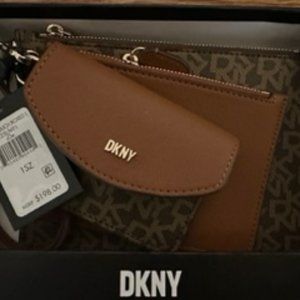 NEW DKNY TRIPLE POUCH BOXED